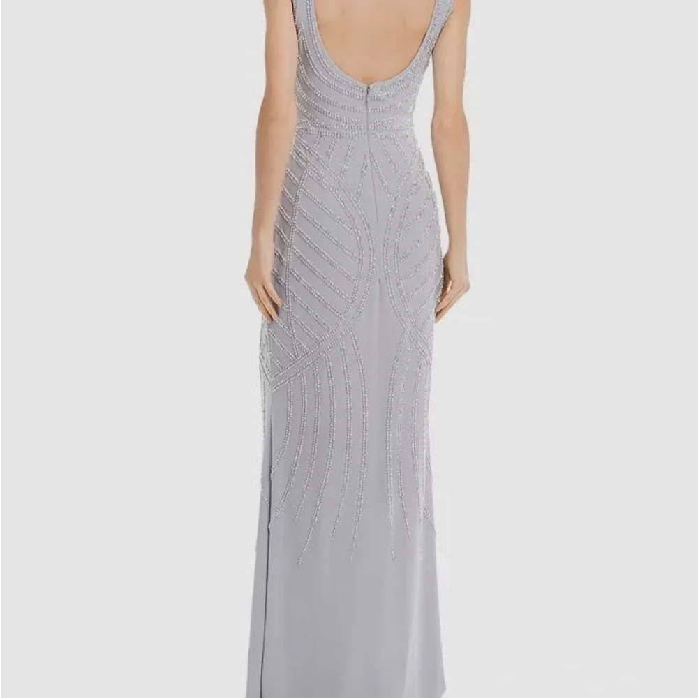 AQUA Embellished Column Gown - 100% Exclusive silver size 4 New - Picture 9 of 16